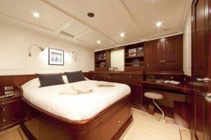 AURELIUS 111 master cabin