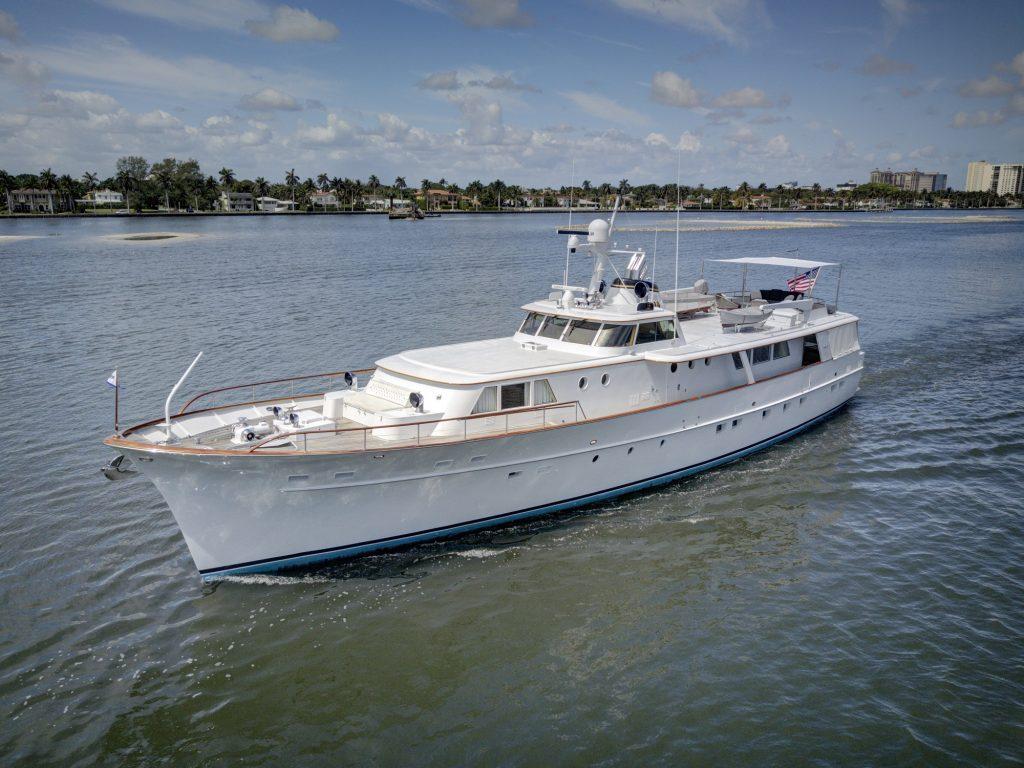 Motor yacht SOVEREIGN, Classic Burger SOVEREIGN, Classic Motor Yacht, Burger Motor Yachts, Classic Motor Yacht, Bahamas Yacht Charter, Charter Yacht Bahamas, Nicholson Yachts, Nicholson Yacht Charter Vacation, Charter Yacht Vacation Bahamas, Bahamas motor yacht, COVID-19, Bahamas Charter Yacht